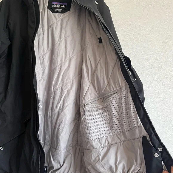 Patagonia Women’s Insulated Ski Jacket - Picture 8 of 15